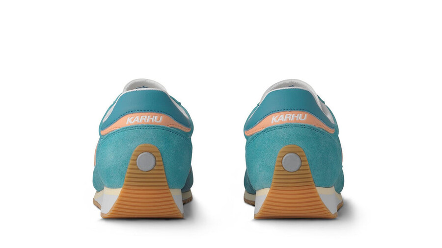 karhu mestari delphinium blue peach fuzz classic sneakers