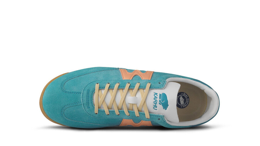 karhu mestari delphinium blue peach fuzz classic sneakers